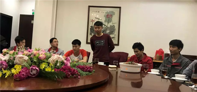 亮閣門窗｜家庭文化系列報(bào)道之——傳承孝道文化！