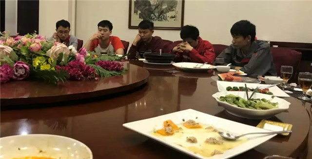 亮閣門窗｜家庭文化系列報(bào)道之——傳承孝道文化！