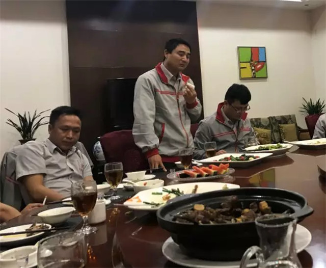 亮閣門窗｜家庭文化系列報(bào)道之——傳承孝道文化！