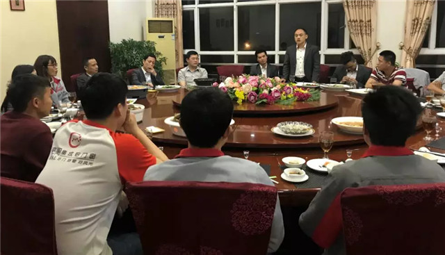 亮閣門窗｜家庭文化系列報(bào)道之——傳承孝道文化！
