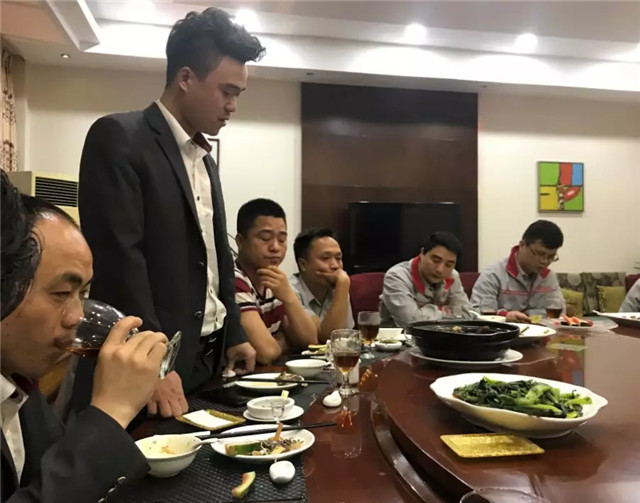 亮閣門窗｜家庭文化系列報(bào)道之——傳承孝道文化！