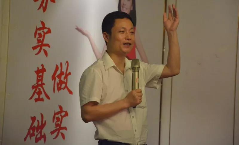 聚勢(shì)奮進(jìn),共創(chuàng)新時(shí)代|熱烈祝賀亮閣門窗導(dǎo)購(gòu)精英培訓(xùn)班(夯實(shí)基礎(chǔ) 做實(shí)訂單)圓滿結(jié)束!
